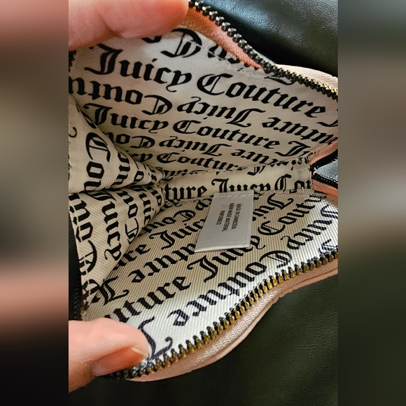 Juicy Couture Not Your Babe Heart Zip Around Wristlet Dusty Blush NWT - Picture 6 of 7